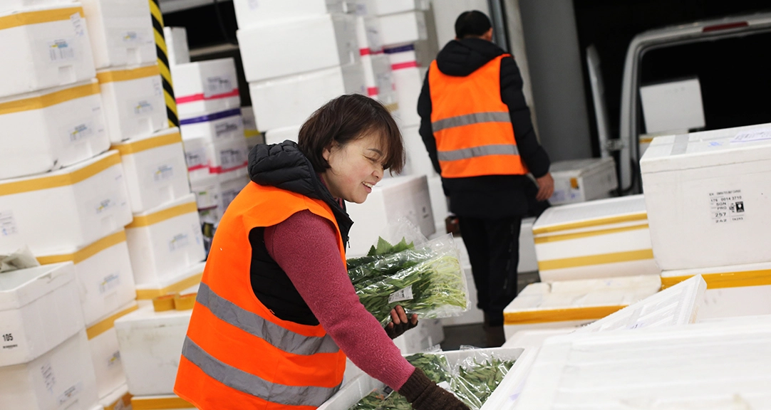 Jak 28 lidí zvládá zásobovat půl Evropy